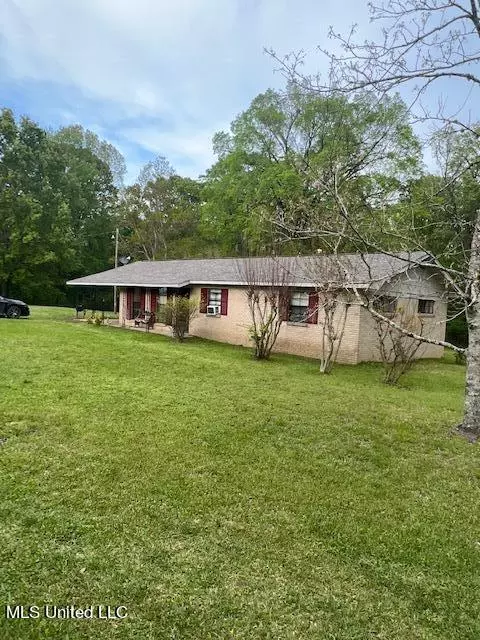 1558 Johnston Road, Benton, MS 39039