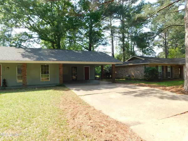 Jackson, MS 39211,5849 Cypress Trails