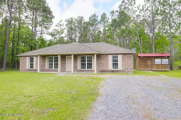 6054 E Pike Street, Bay Saint Louis, MS 39520