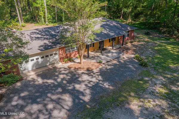 215 W Sunset Drive, Brandon, MS 39042