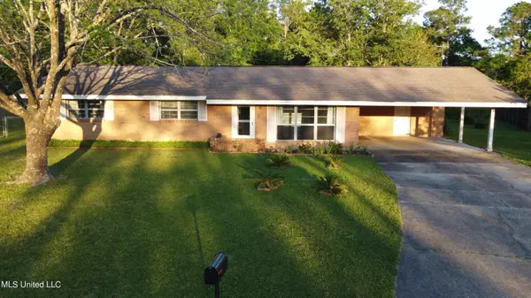 6221 Browning Drive, Ocean Springs, MS 39564