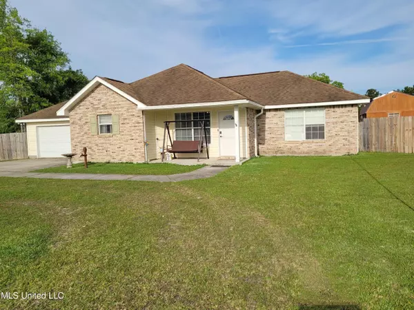 198 Kacey Lane, Waveland, MS 39576