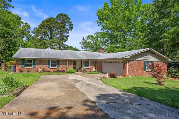 Clinton, MS 39056,1206 Laurelwood Drive