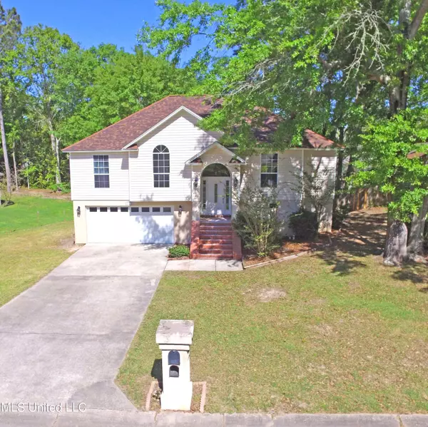 1912 Winwood Drive, Gautier, MS 39553