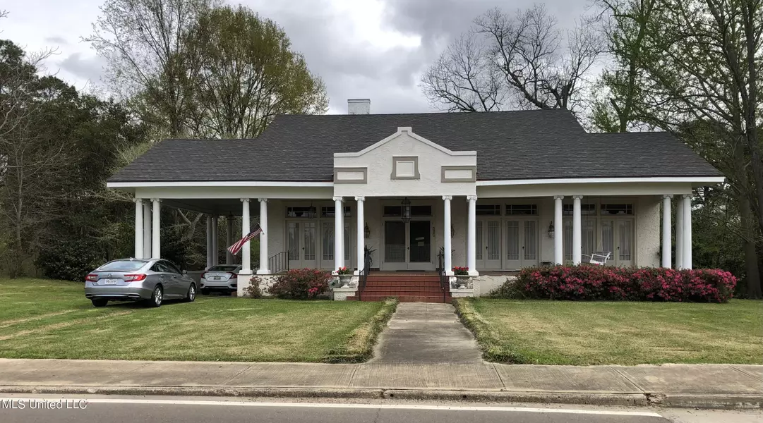 201 Magnolia Street, Edwards, MS 39066