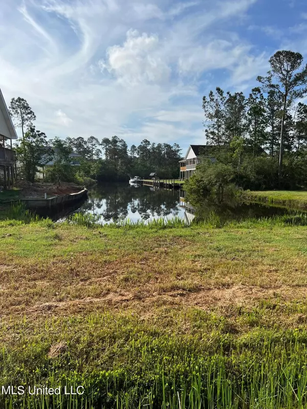 Bay Saint Louis, MS 39520,0 Shark St