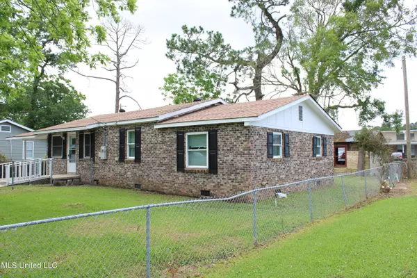 Pascagoula, MS 39581,3304 Middle Avenue