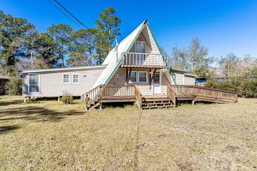 756 Lakeside Drive, Carriere, MS 39426