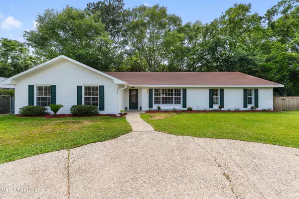 219 Halstead Road,  Ocean Springs,  MS 39564