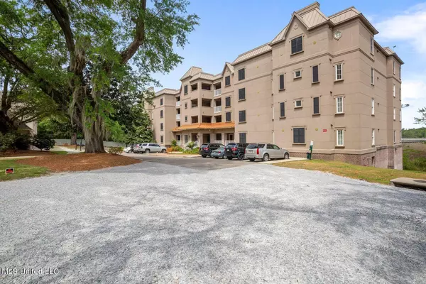 424 Elegans Court #424, Ocean Springs, MS 39564