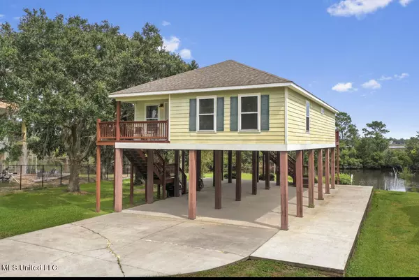 10490 Riviere Vue Drive, Biloxi, MS 39532