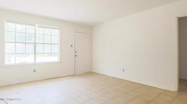 Long Beach, MS 39560,104 Park Row Avenue #1-4