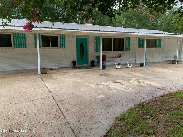 Bay Saint Louis, MS 39520,7107 Sunflower Street