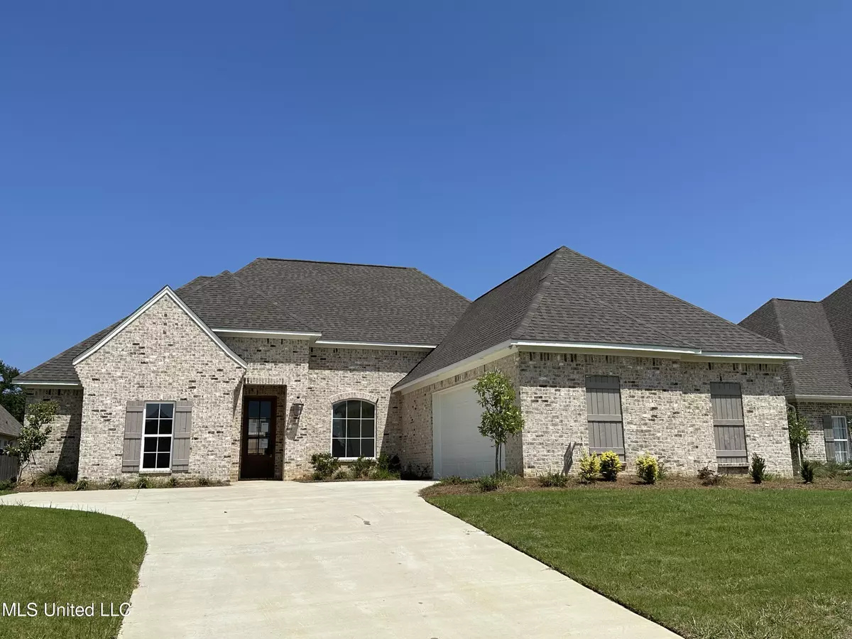 Canton, MS 39046,108 Sweetbriar Ct