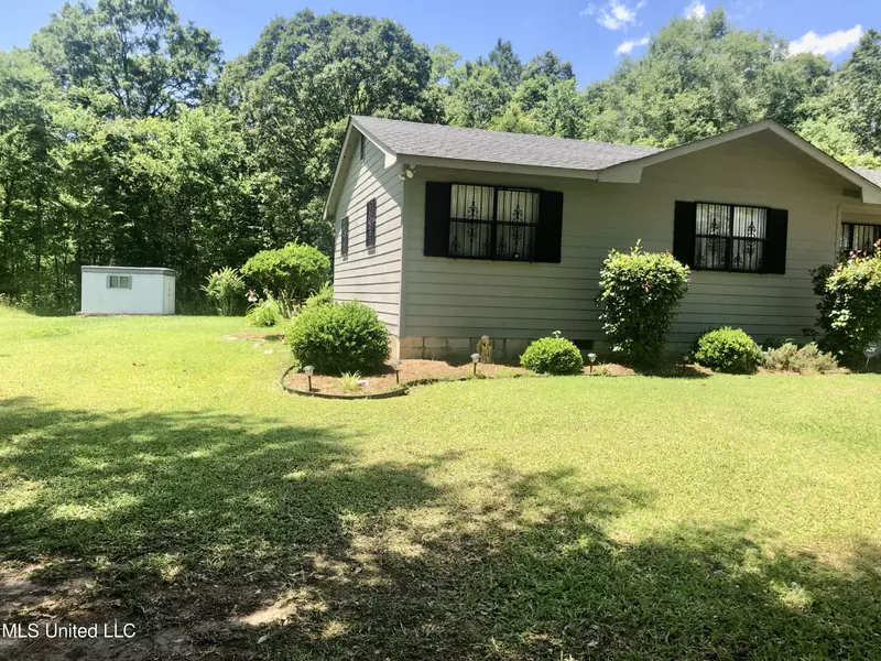 4729 Hwy. 43, Camden, MS 39045