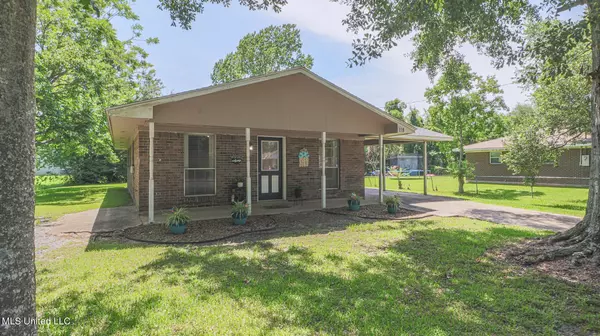 118 Lassere Circle, Long Beach, MS 39560