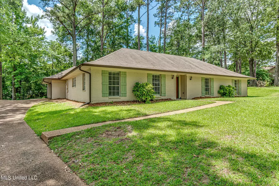 22 Pine Crest Place, Brandon, MS 39042