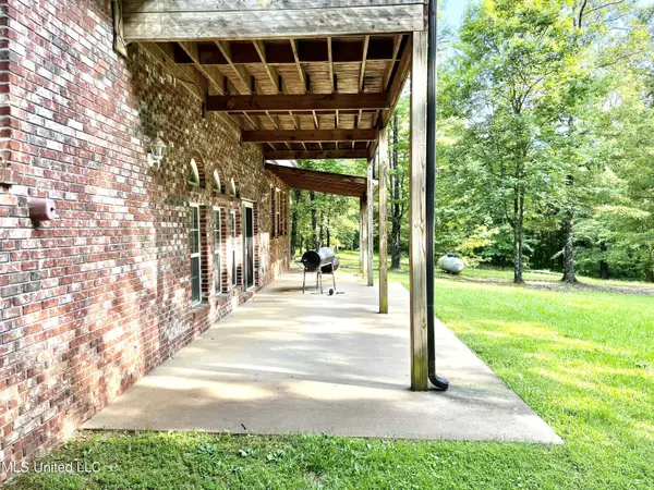 Abbeville, MS 38601,229 Co Rd 204