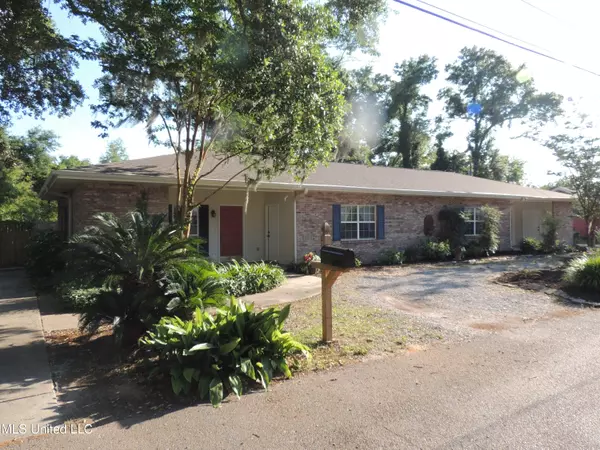 104 Hickory Lane #A & B, Bay Saint Louis, MS 39520