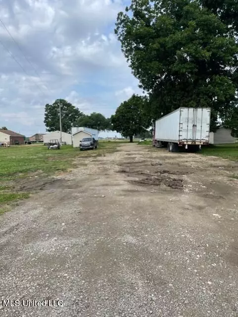 Walls, MS 38641,6370 Highway 161