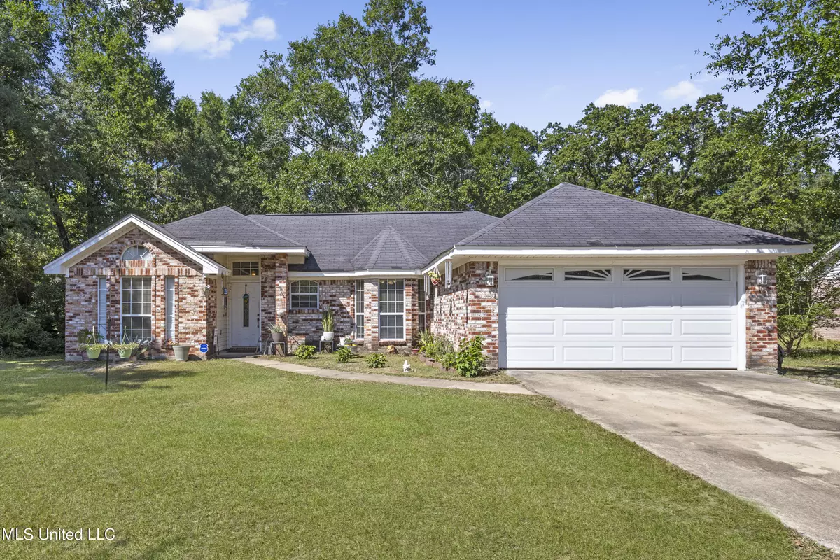 Ocean Springs, MS 39564,1328 Willow Street