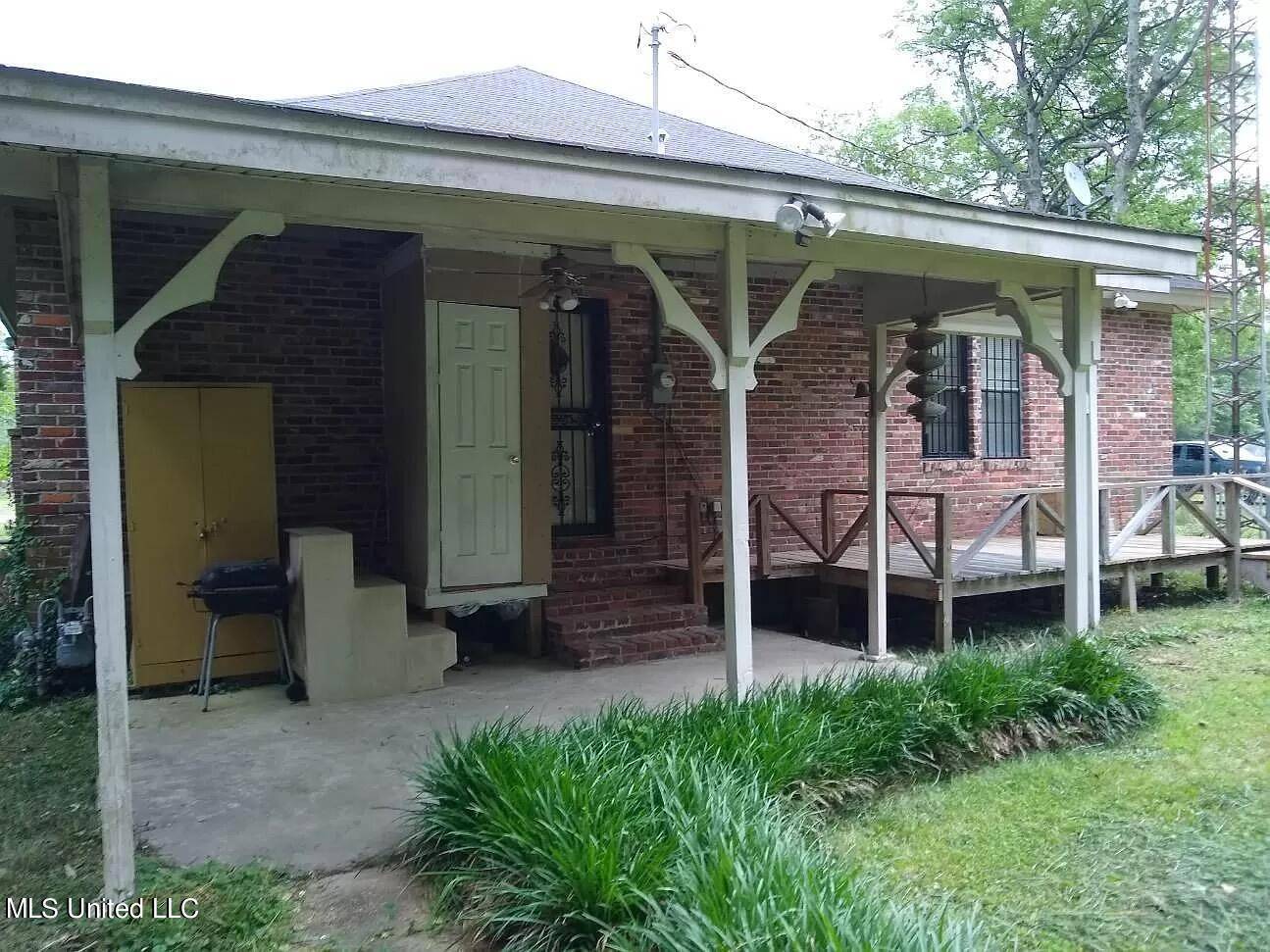 Lula, MS 38644,266 2nd Street