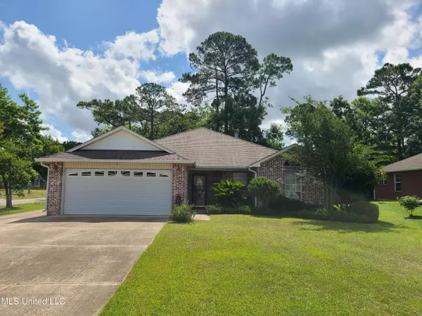 3320 N 4th Street, Ocean Springs, MS 39564