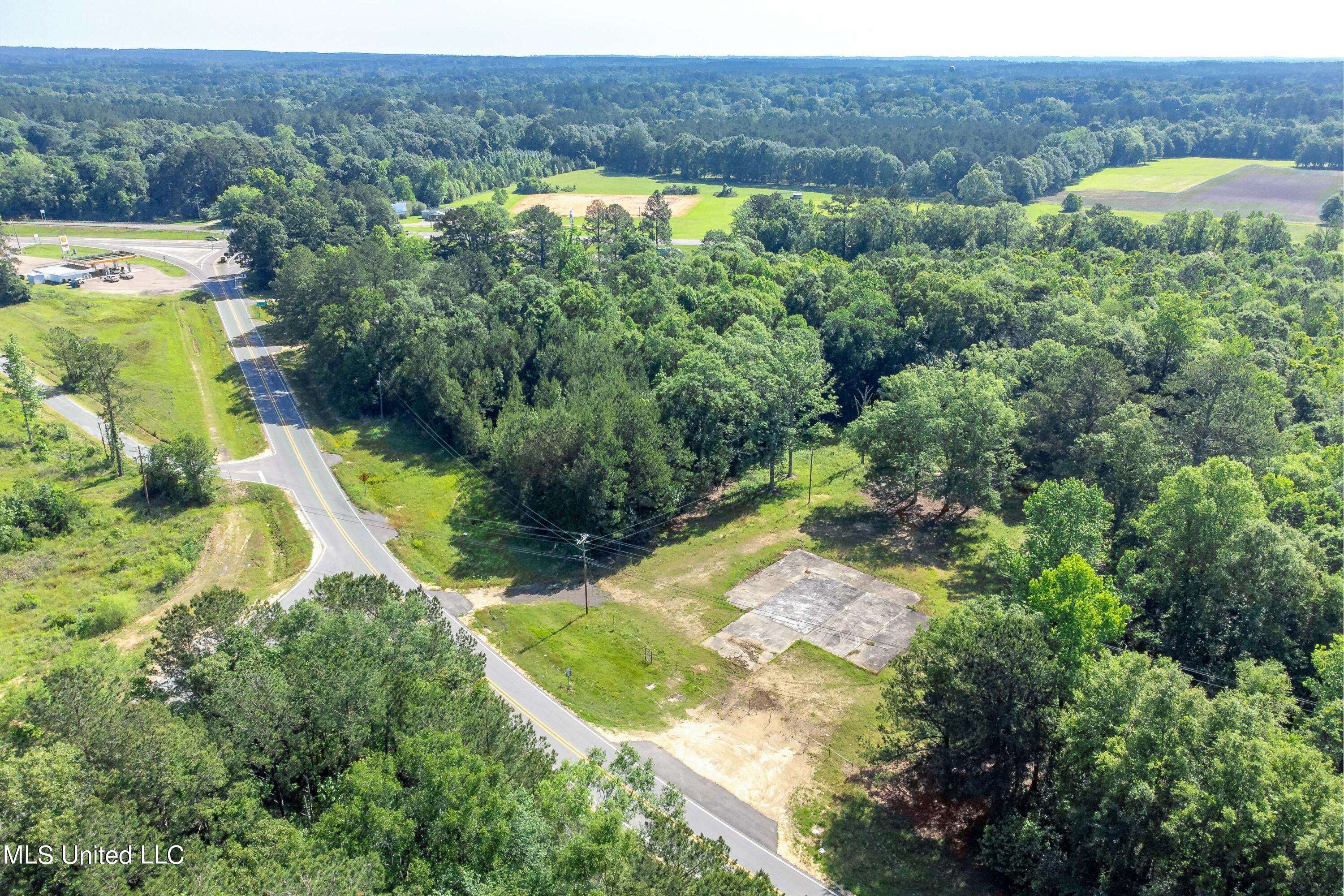 0 Hwy 589, Seminary, MS 39479