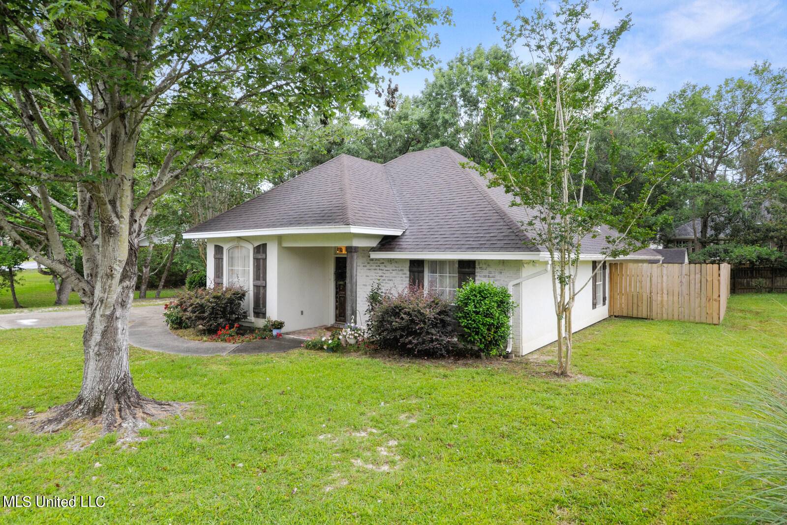 Diamondhead, MS 39525,7945 Hilo Way