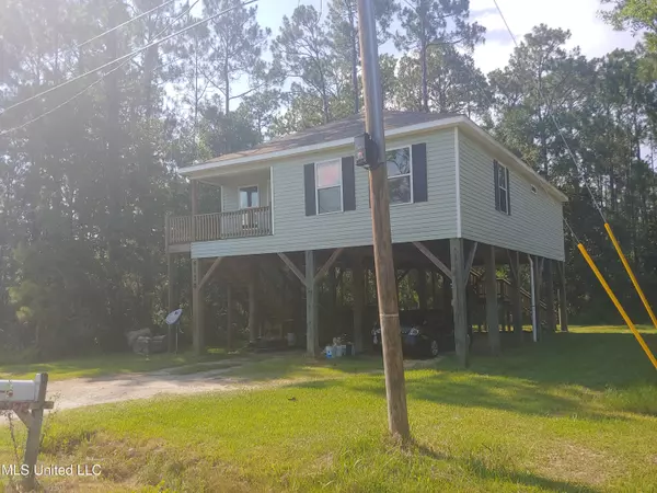 6178 W Desoto Street, Bay Saint Louis, MS 39520