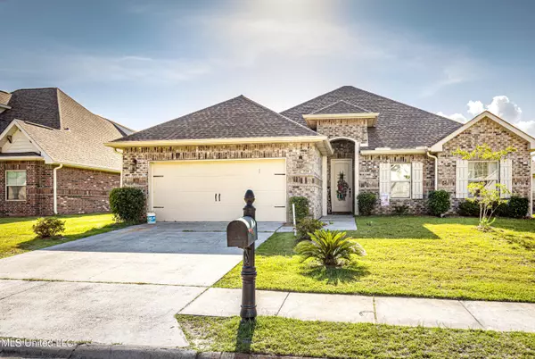 718 Champagne Drive, Biloxi, MS 39532