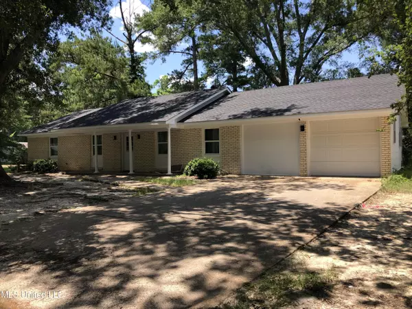 304 Southbrook Drive, Jackson, MS 39211