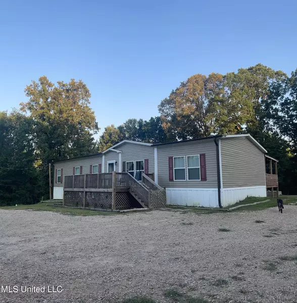 1918 Mcmaster Road, Sarah, MS 38665