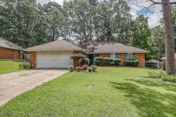 925 Lake Dockery Drive, Byram, MS 39272