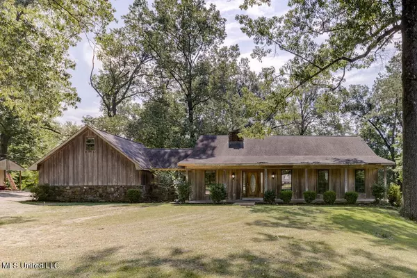 322 Rollingwood Drive, Vicksburg, MS 39183