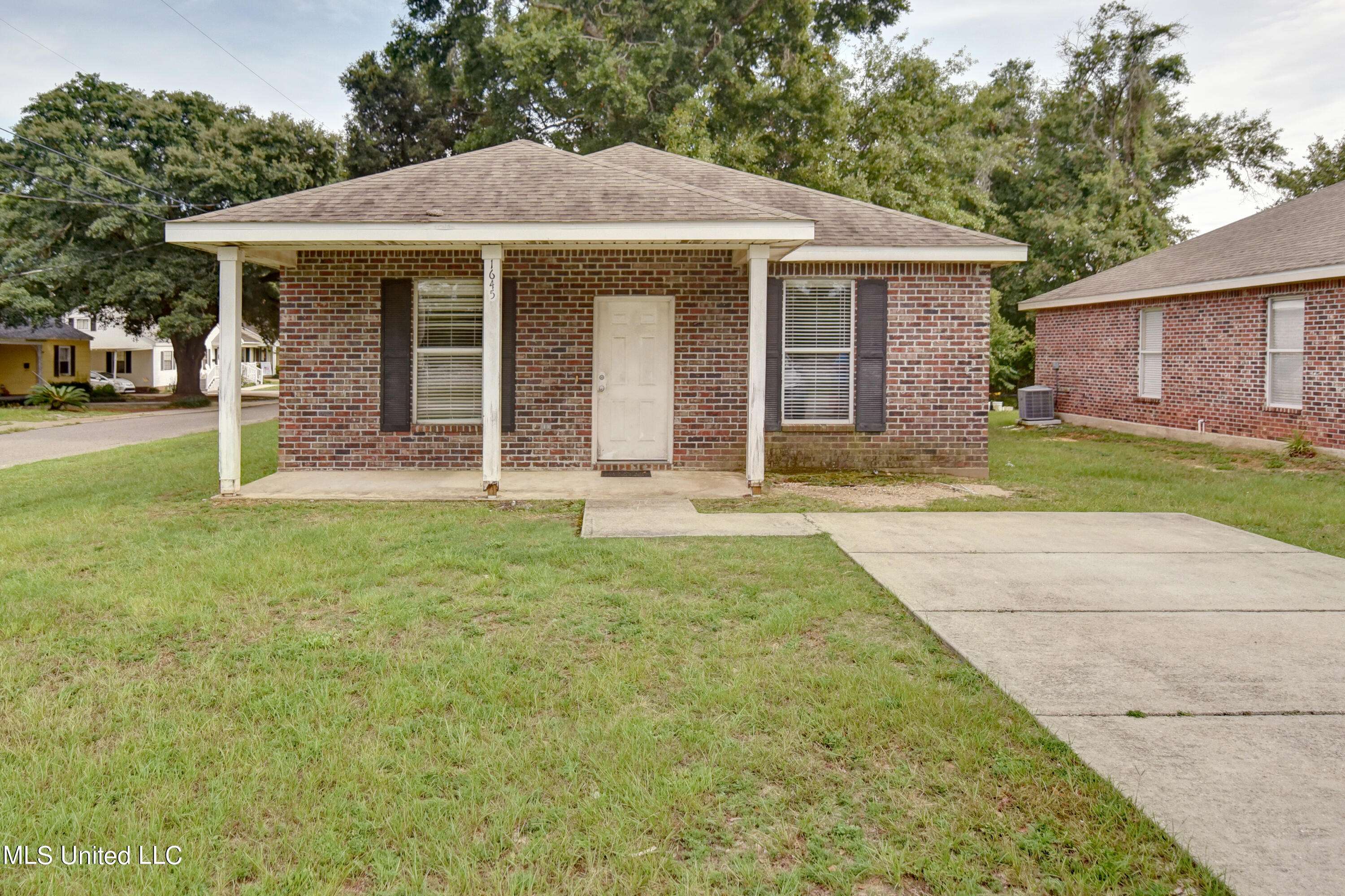1645 Irish Hill Drive, Biloxi, MS 39531