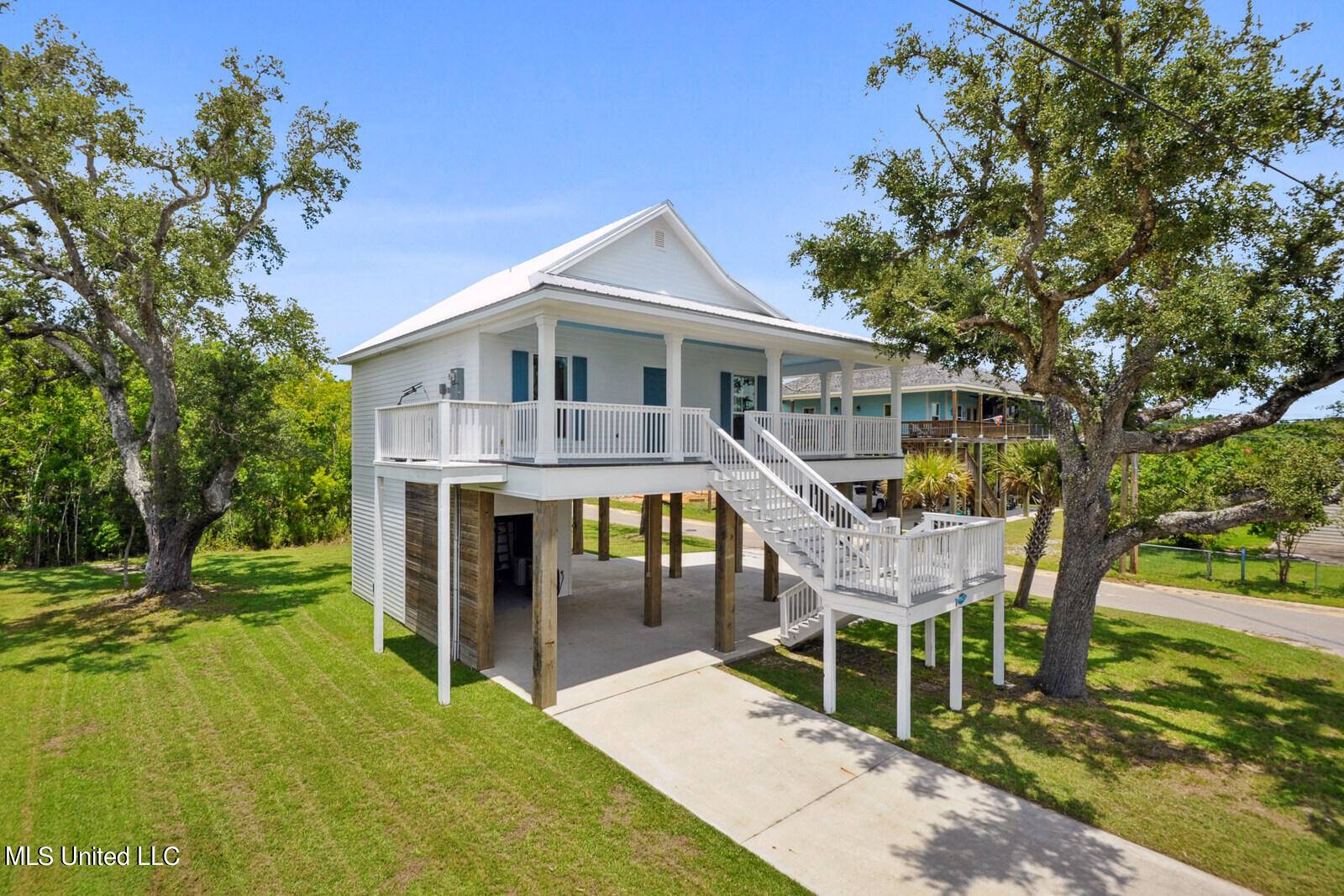 141 Hartsie Drive, Waveland, MS 39576