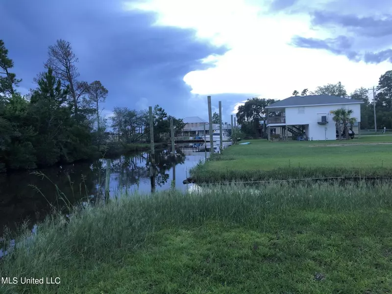 11121 Texas St Street, Bay Saint Louis, MS 39520