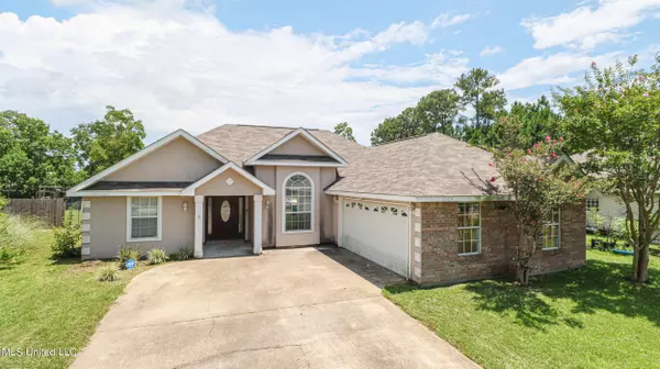 3304 N 6th Street, Ocean Springs, MS 39564