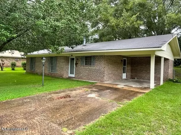 111 S Pine Ridge Drive, Forest, MS 39074