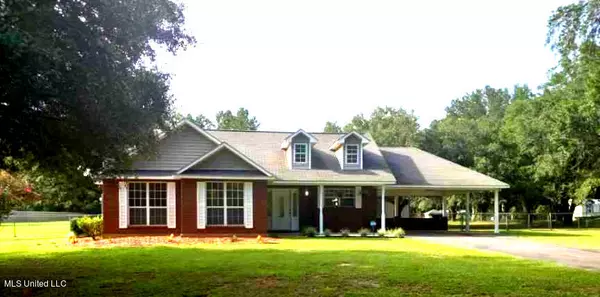 6825 Whites Farm Road, Lucedale, MS 39452