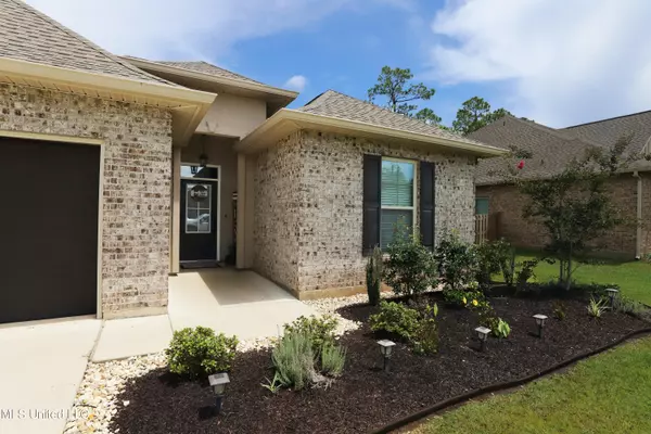 Long Beach, MS 39560,1004 Castine Point Boulevard