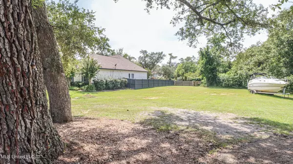 5 Hanging Oak Circle, Gulfport, MS 39507