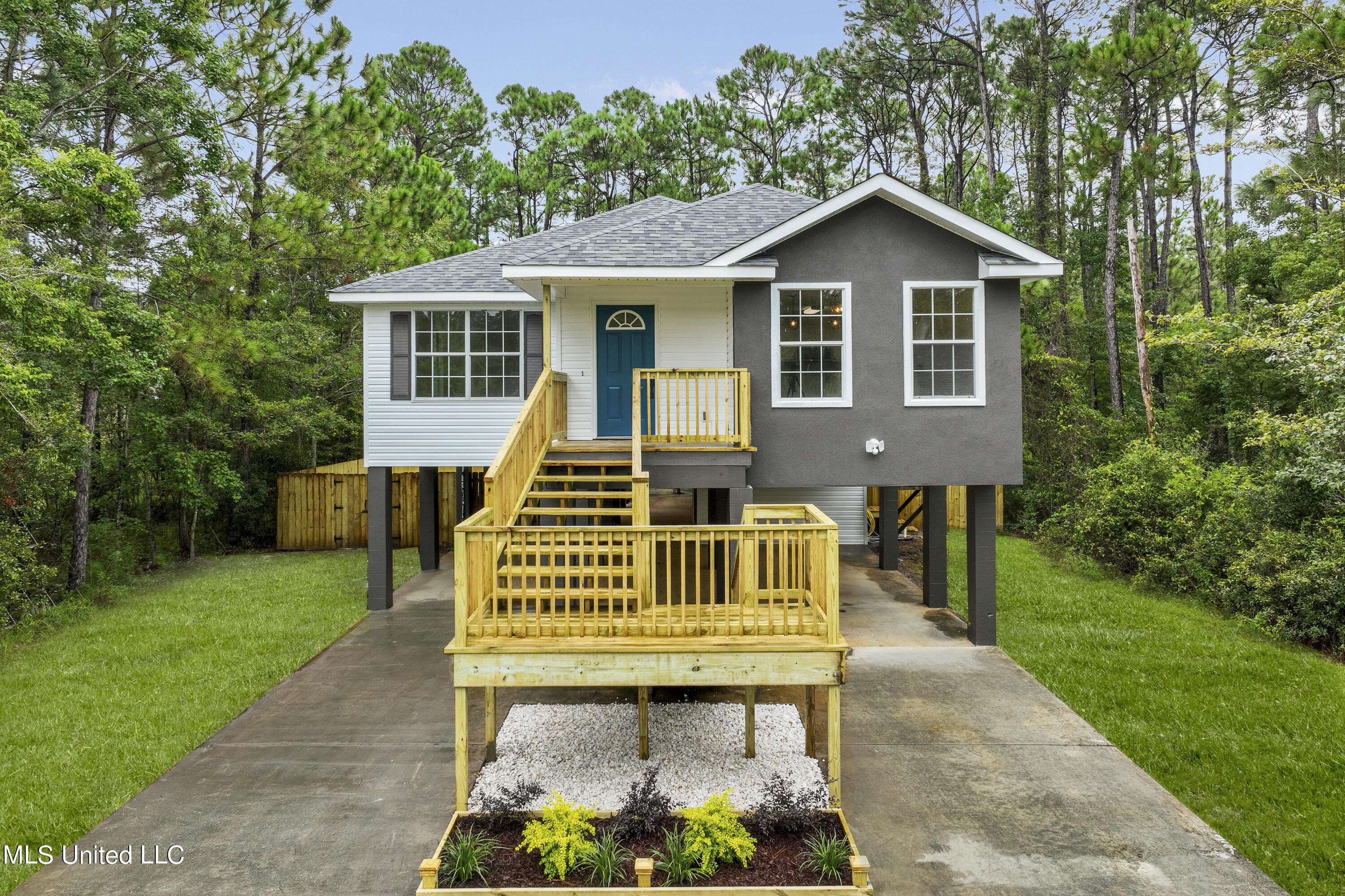 113 Northwood Drive, Pass Christian, MS 39571