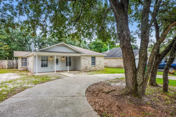 1508 9th Street, Ocean Springs, MS 39564