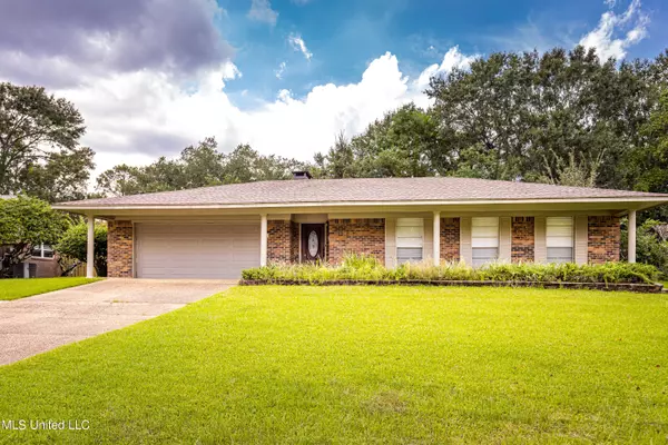 6117 Jf Douglas Drive, Ocean Springs, MS 39564