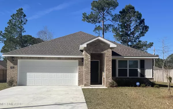 3301 N 7th Street, Ocean Springs, MS 39564