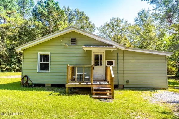 Gautier, MS 39553,1208 Farrigut Lake Road