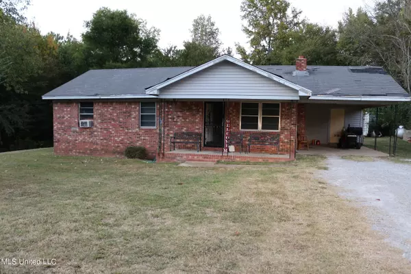 88 School House Road, Byhalia, MS 38611