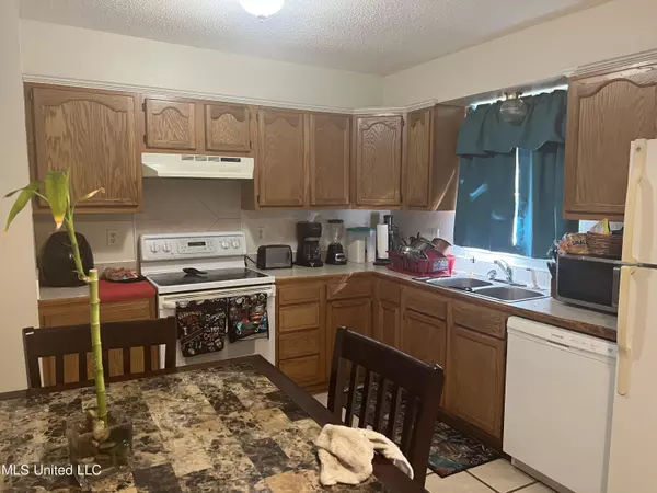 Long Beach, MS 39560,325 Lawler Avenue